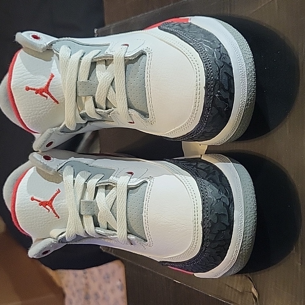 Jordan 3 Retro Rare "Fire Red" (2013) (PS) Boys 3Y Girls 4.5 Brand New W/Box - Picture 4 of 11